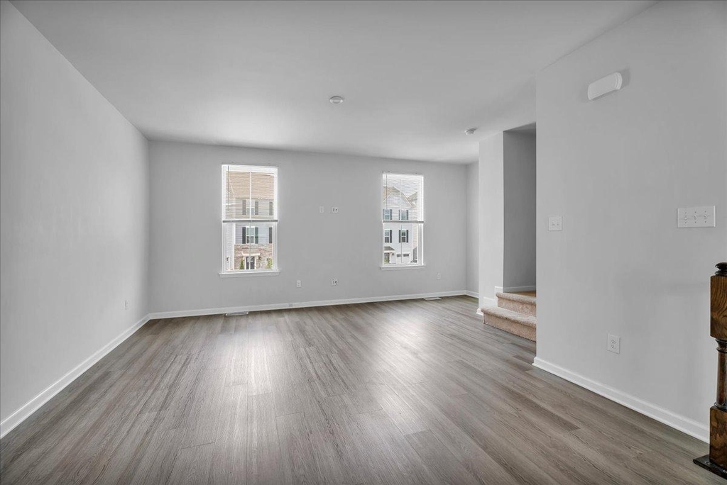 7 Hamilton Court - Photo 4