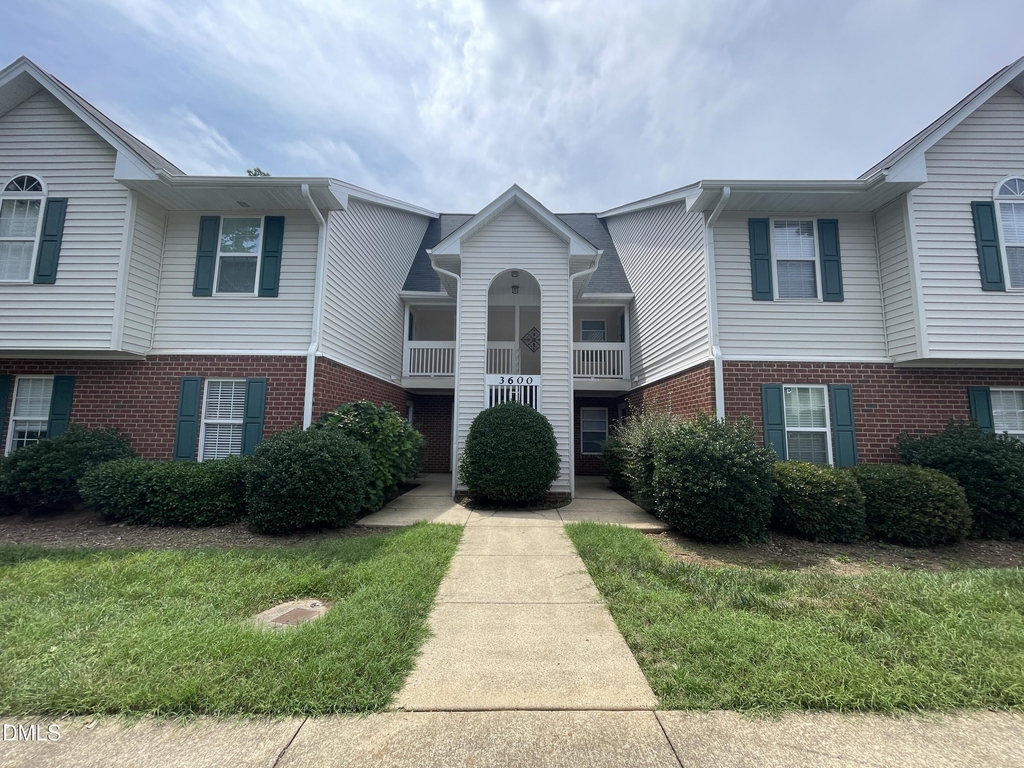 3622 Wellington Ridge Loop - Photo 0