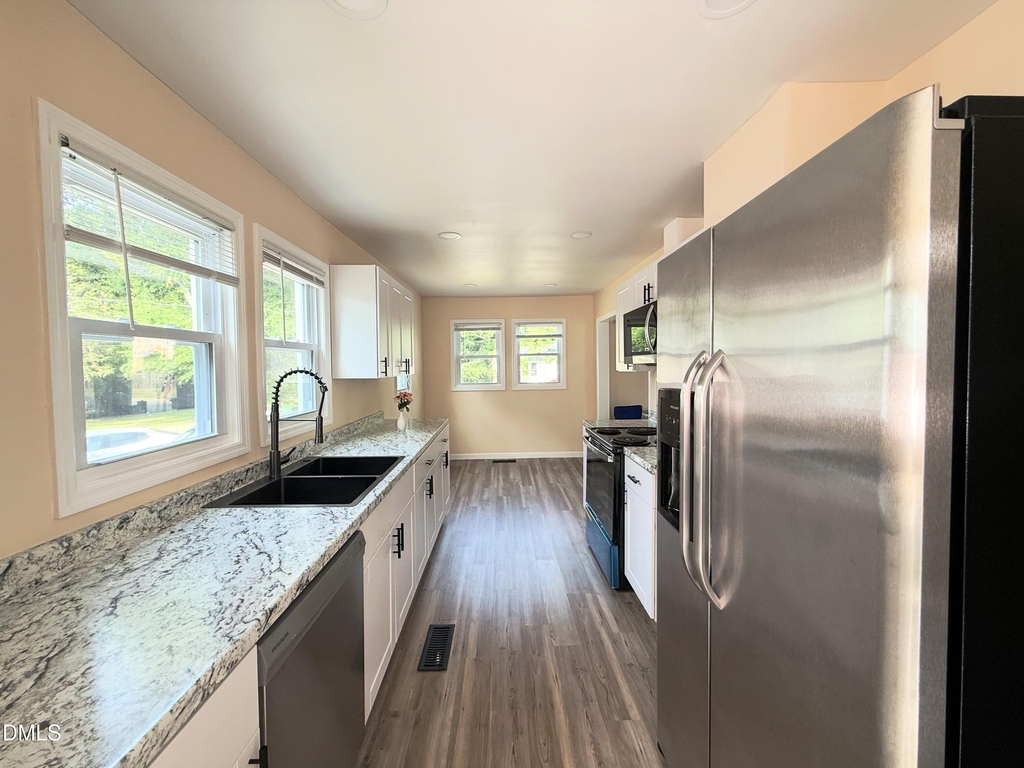 417 North Street - Photo 2