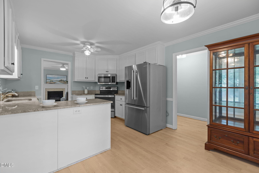 109 Oaklake Court - Photo 10