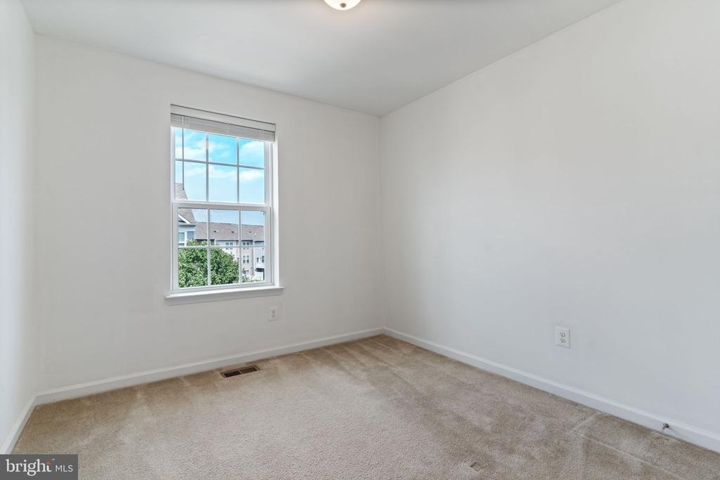 23048 Mountain Laurel Lane - Photo 18