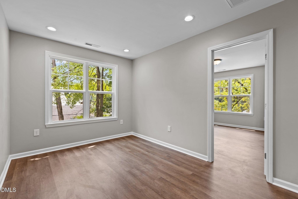 214 N Guthrie Avenue - Photo 11