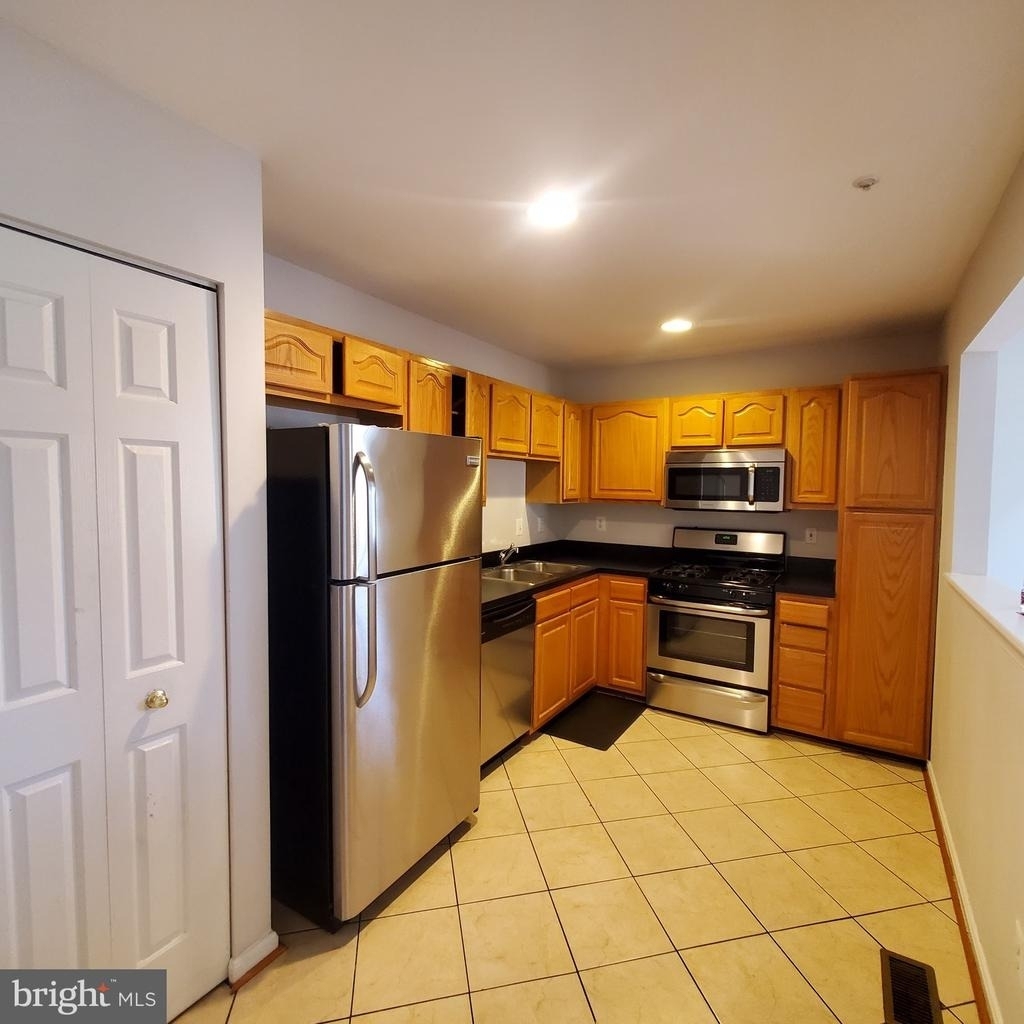 16211 Ellipse Terrace - Photo 5