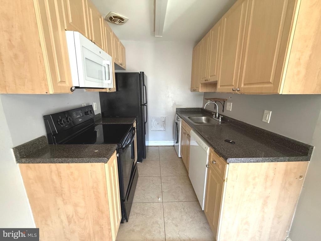 1005 Chillum Road - Photo 3