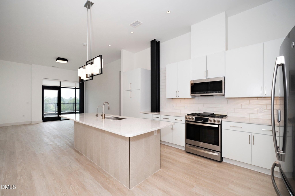 120 Mosaic Boulevard - Photo 2