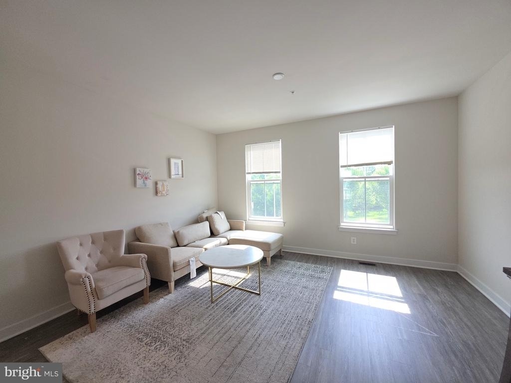 8304 Greenbelt Station Parkway - Photo 10
