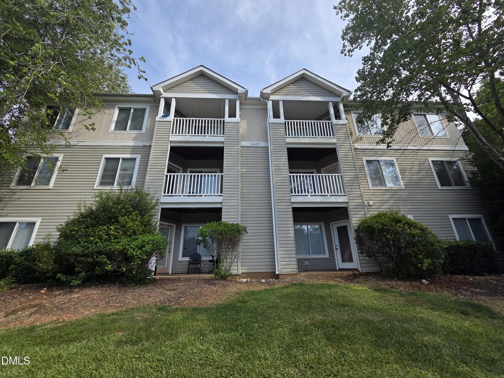 1411 Collegiate - Photo 9