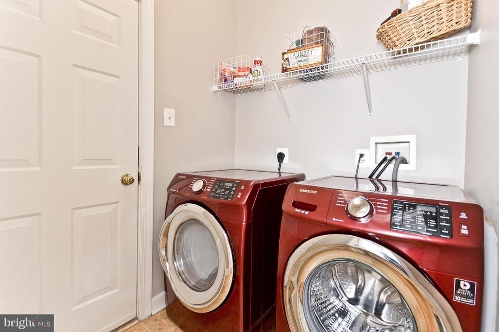 8006 Kingsmill Road - Photo 11