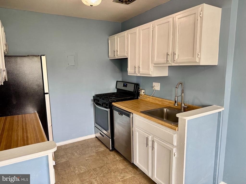 5444 85th Avenue - Photo 10