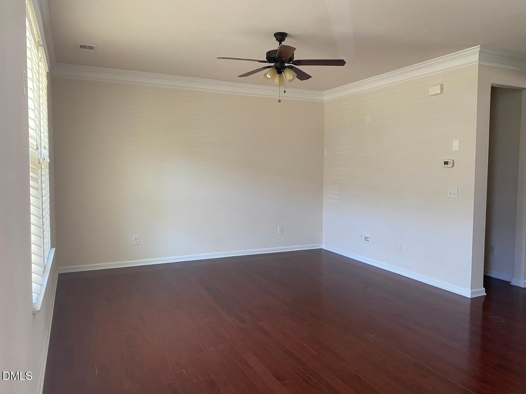2412 Historic Circle - Photo 9