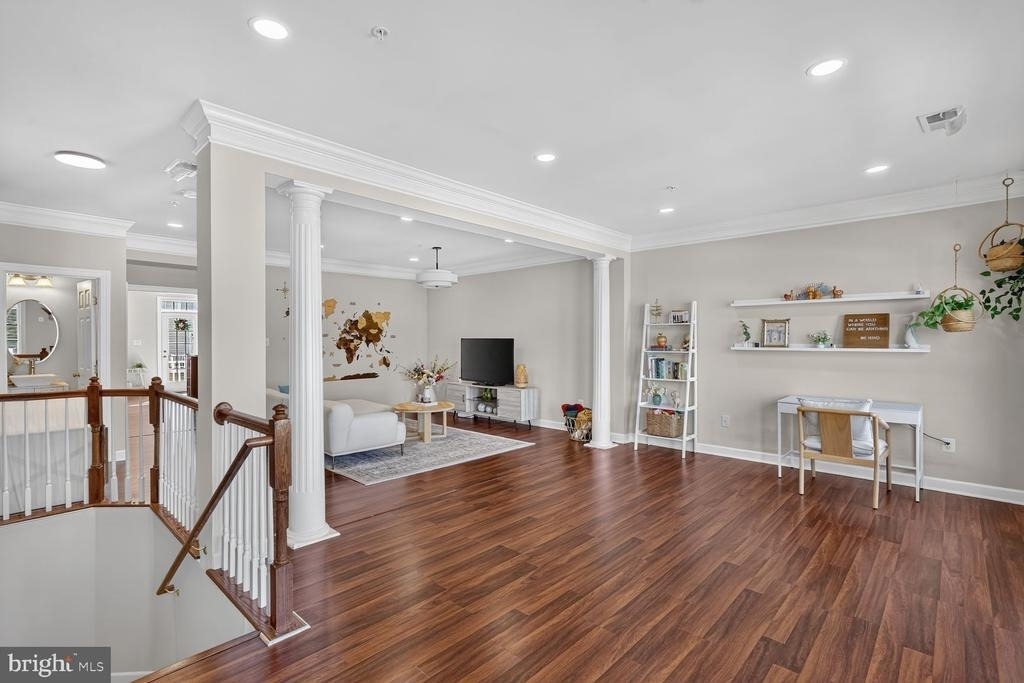 630 Pelican Avenue - Photo 2