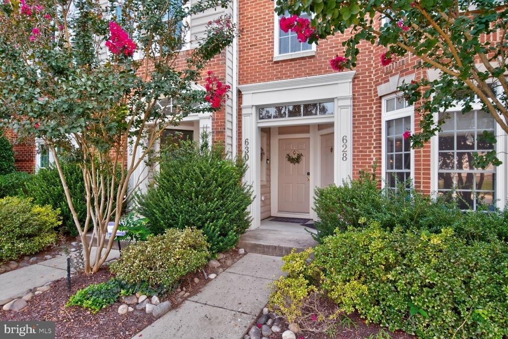 630 Pelican Avenue - Photo 1