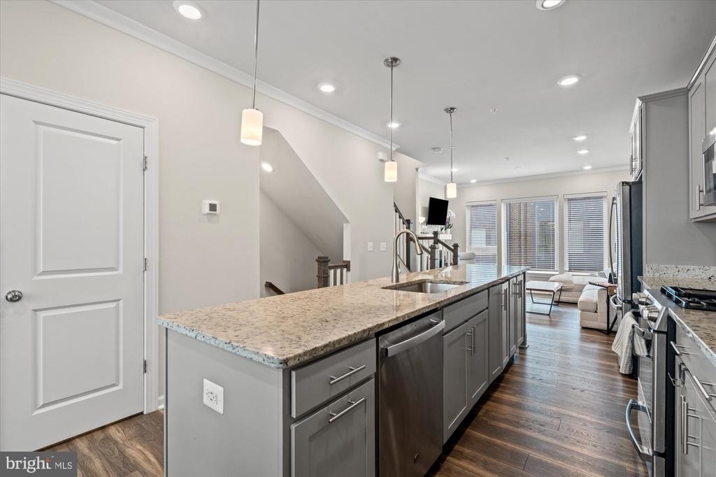 8156 Tompkins Street - Photo 11