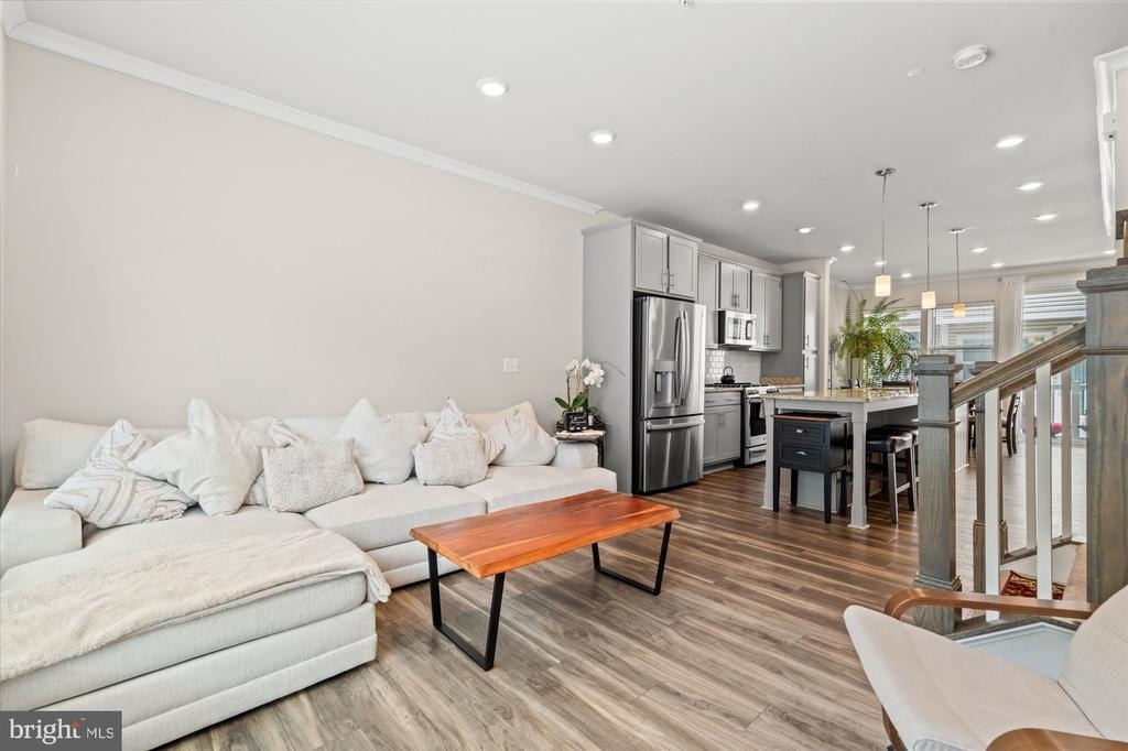 8156 Tompkins Street - Photo 6