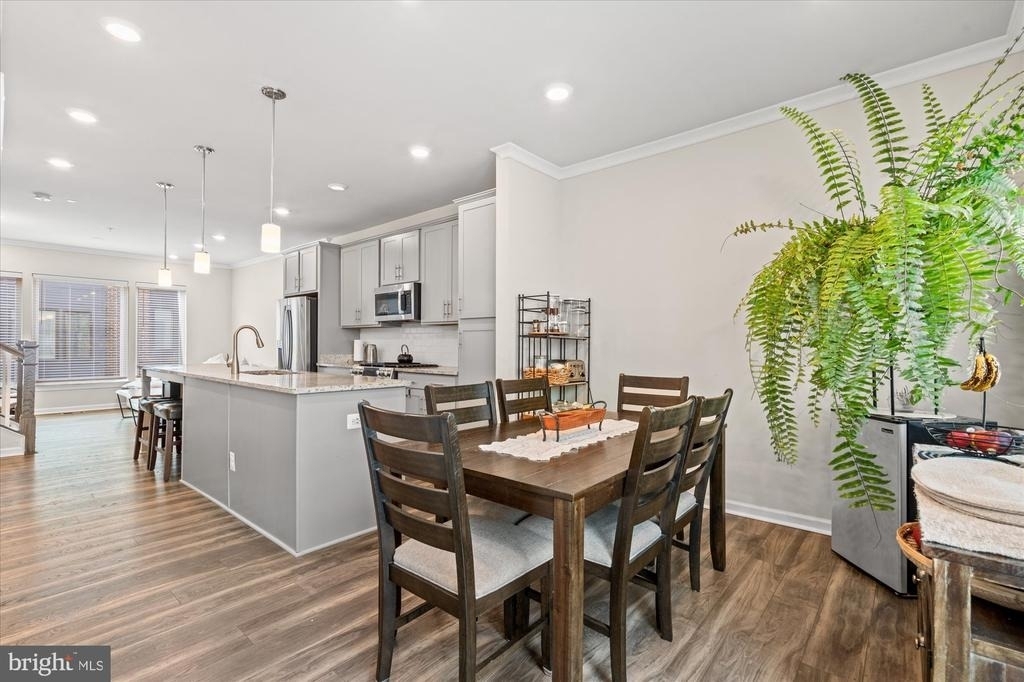 8156 Tompkins Street - Photo 9