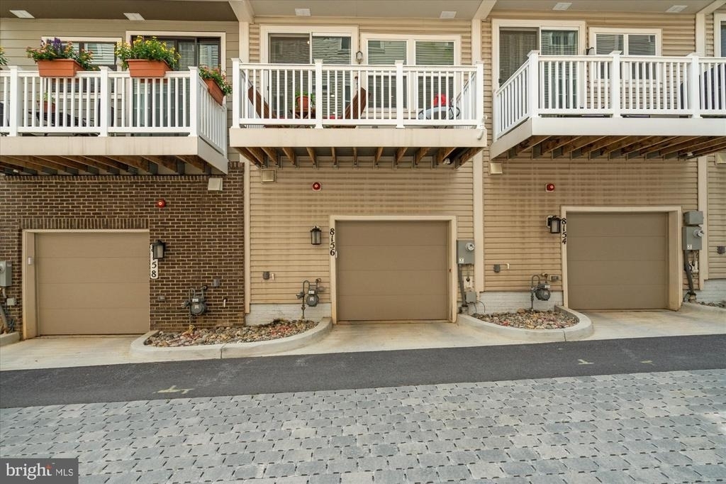 8156 Tompkins Street - Photo 32