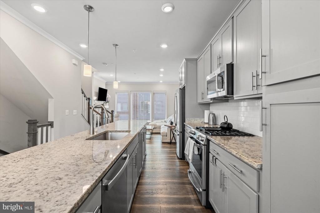 8156 Tompkins Street - Photo 14