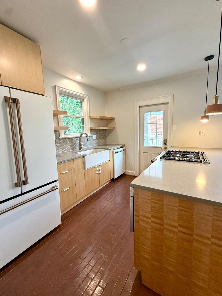9116 Flower Avenue - Photo 4