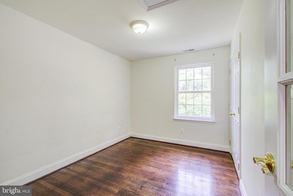 9203 Cedarcrest Drive - Photo 22