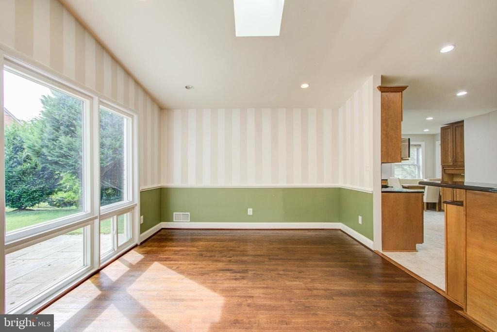 9203 Cedarcrest Drive - Photo 6