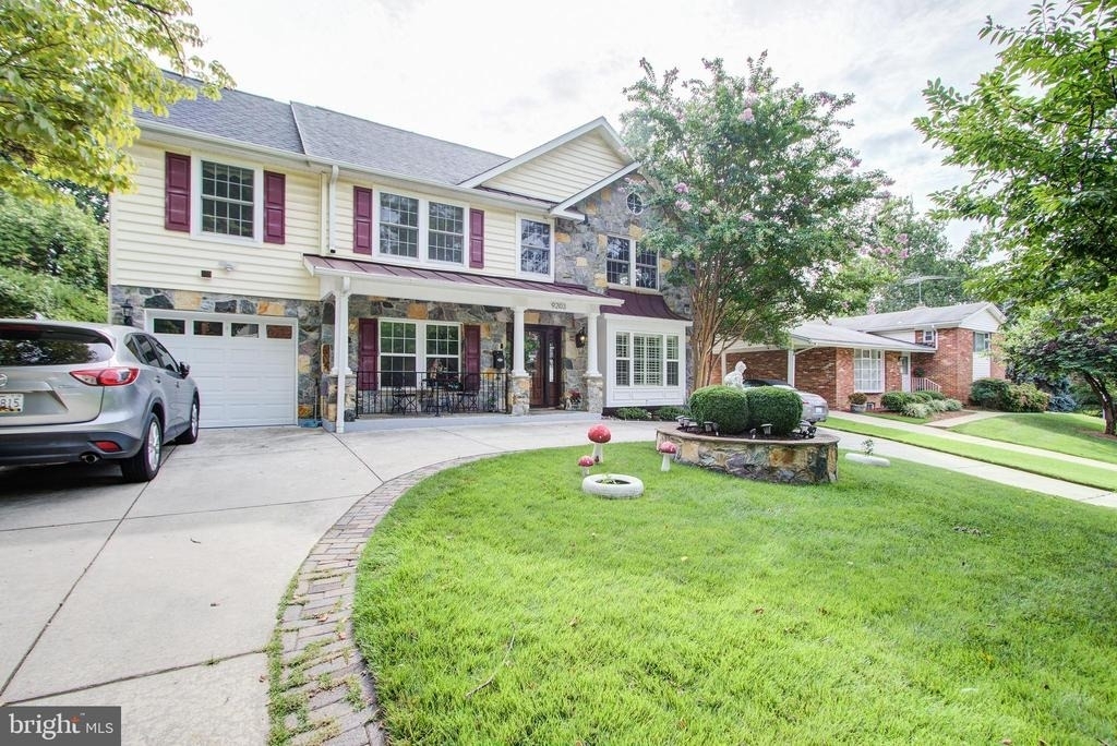 9203 Cedarcrest Drive - Photo 2