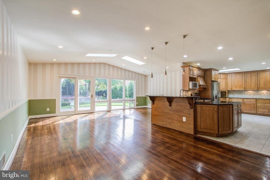 9203 Cedarcrest Drive - Photo 4