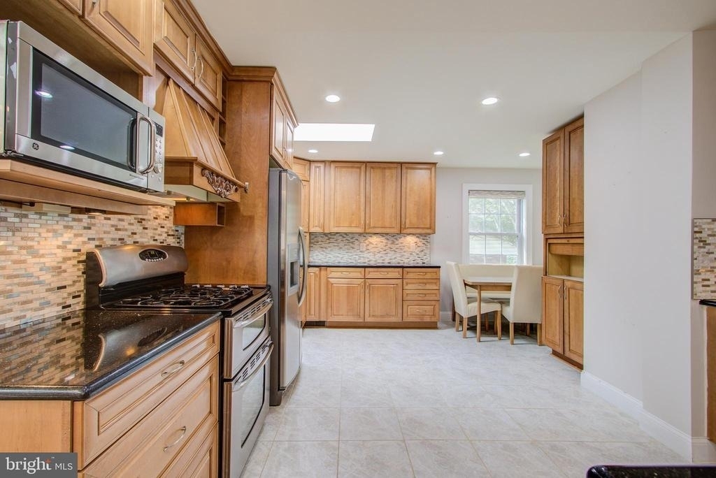 9203 Cedarcrest Drive - Photo 11