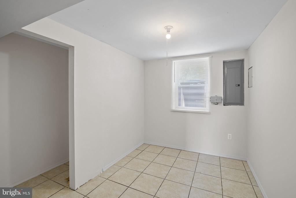 1919 Eloise Lane - Photo 15