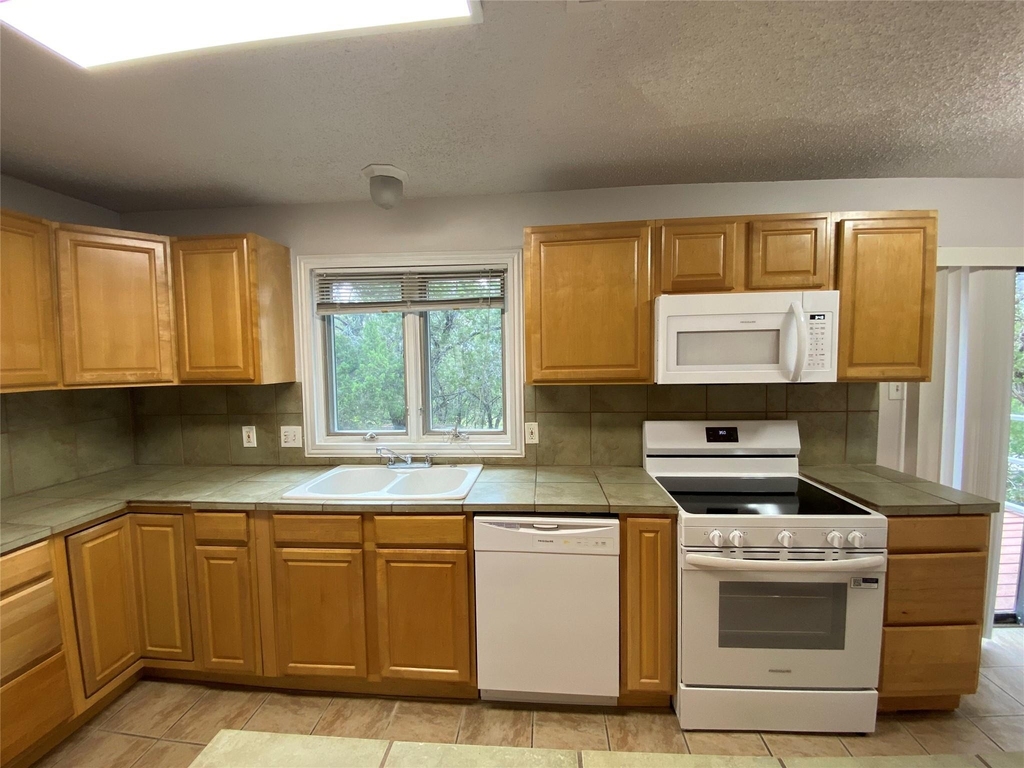 1516 Lisa Dr - Photo 5