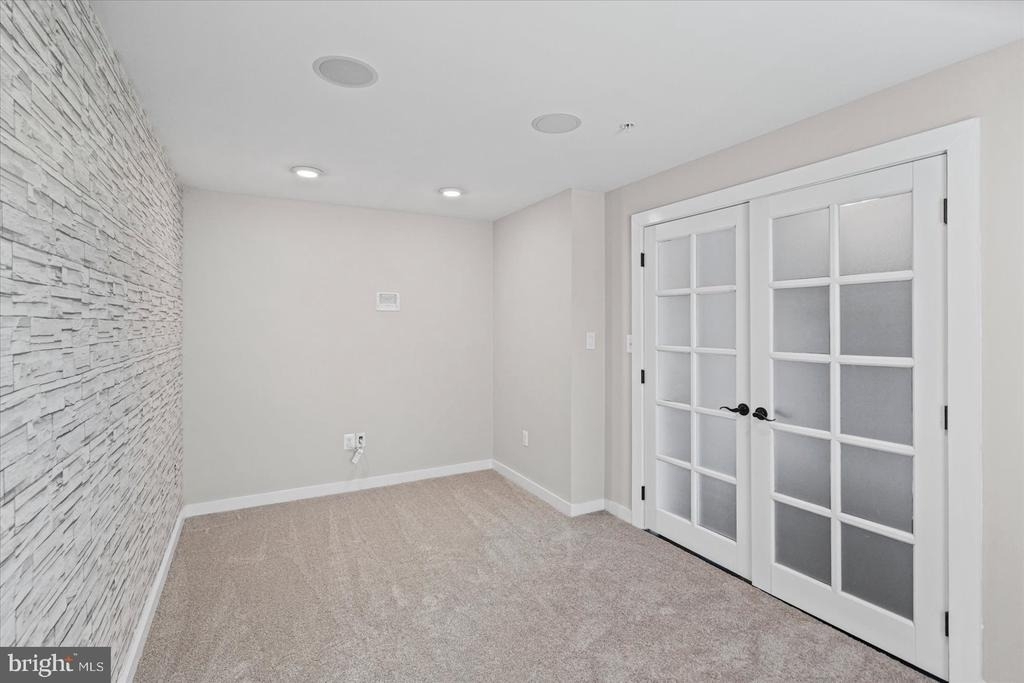 6302 Greenleigh Avenue - Photo 5