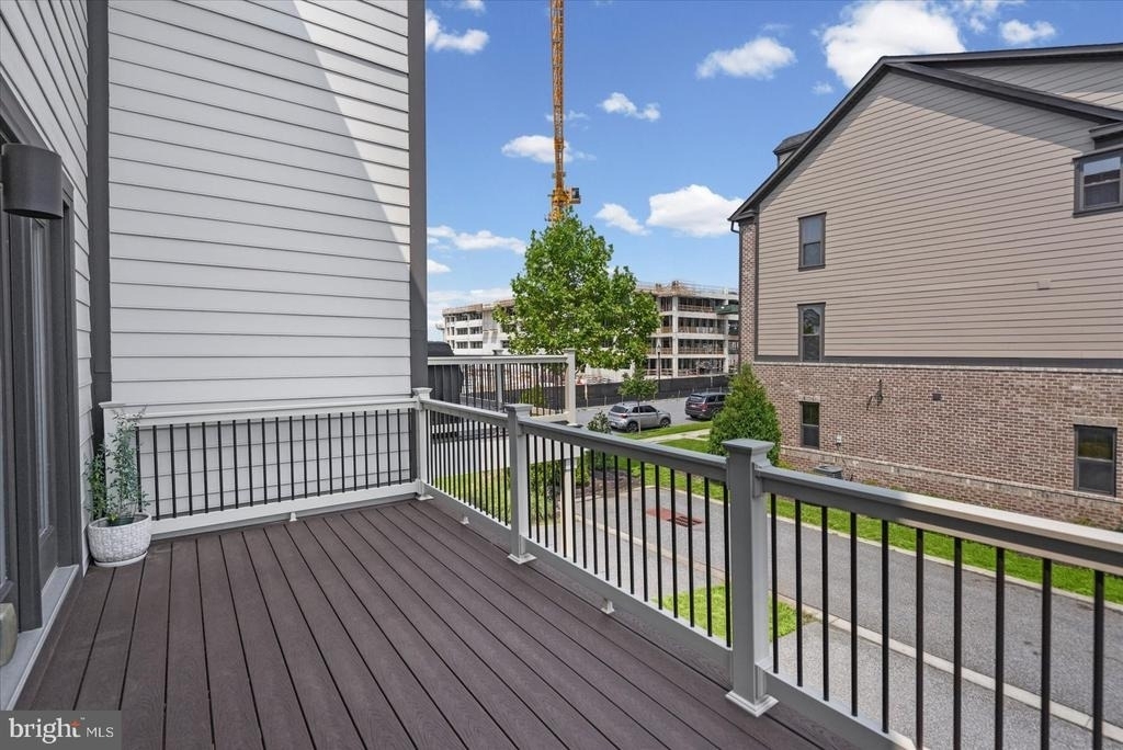 6302 Greenleigh Avenue - Photo 8
