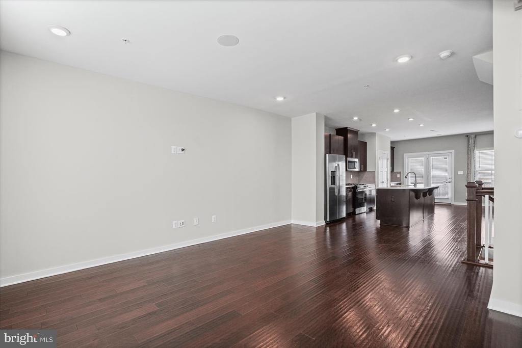 6302 Greenleigh Avenue - Photo 9