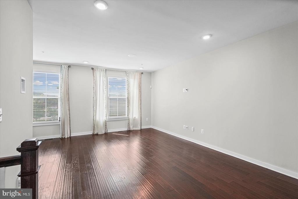 6302 Greenleigh Avenue - Photo 17