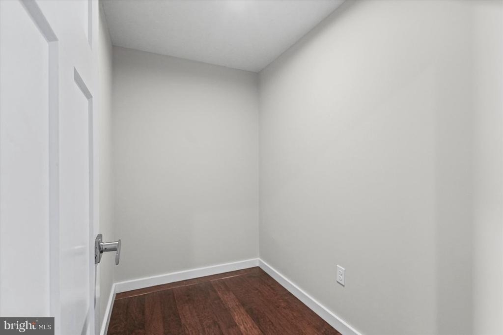 6302 Greenleigh Avenue - Photo 6