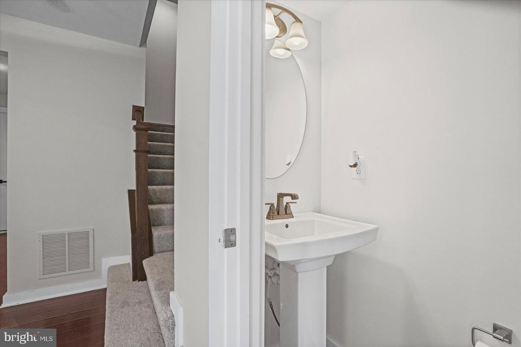 6302 Greenleigh Avenue - Photo 3