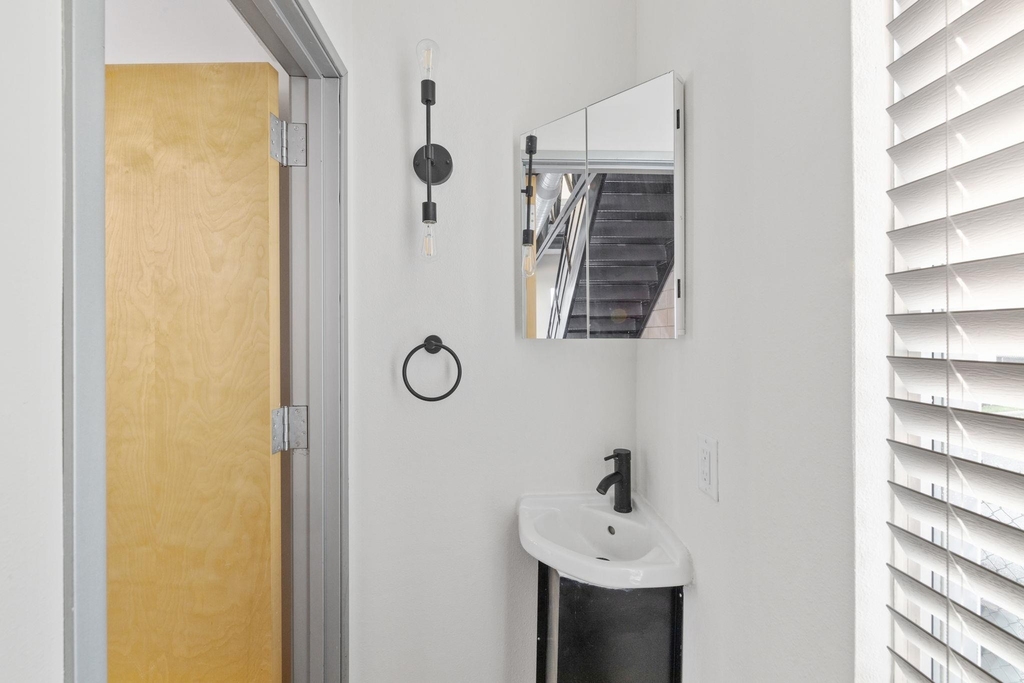 4801 S. Congress Ave - Photo 8