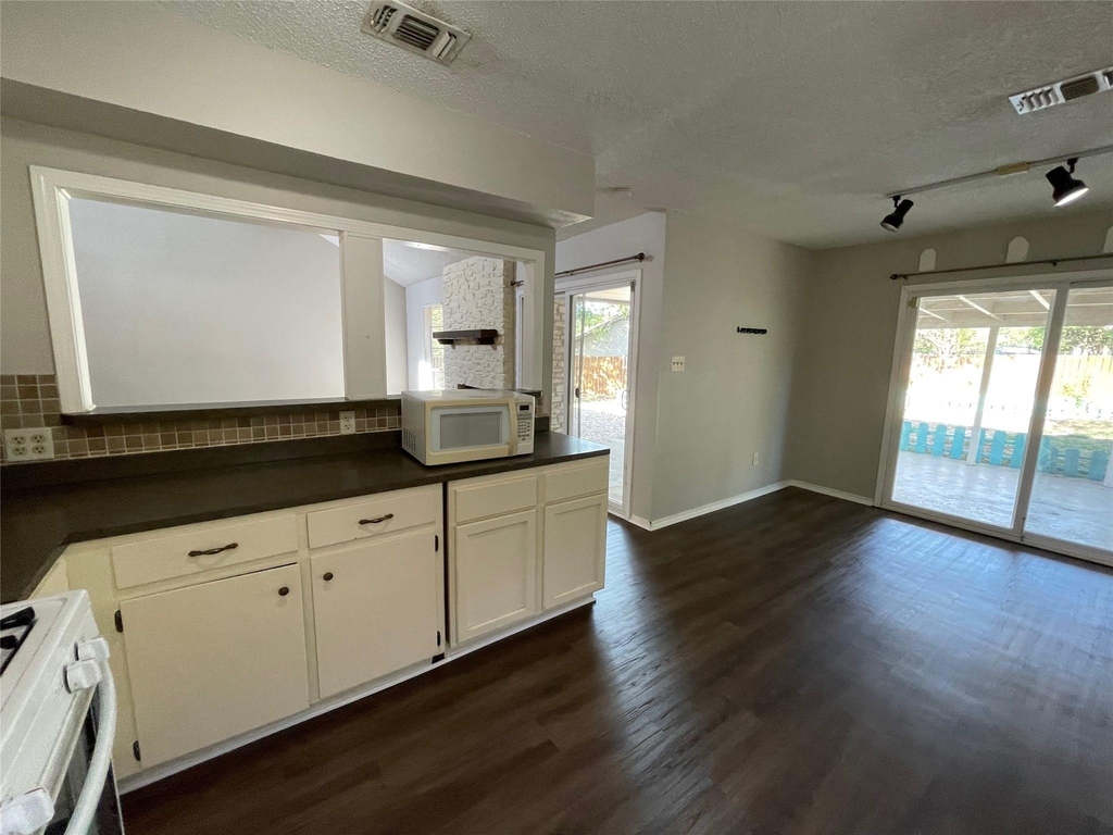 412 Blue Valley Dr - Photo 4