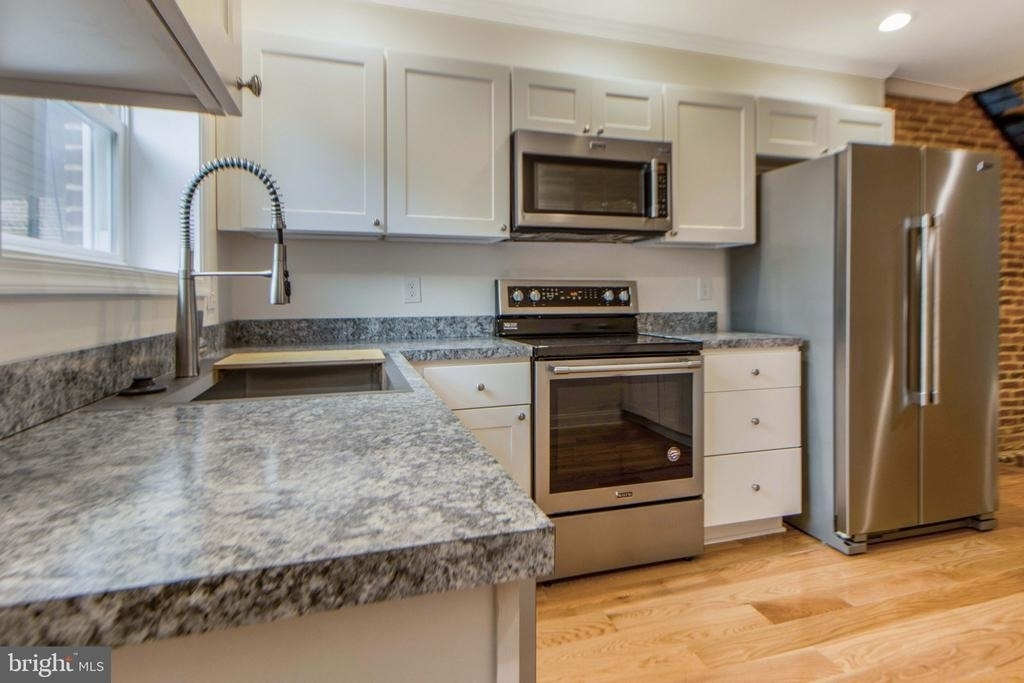 333 S Conkling Street - Photo 4