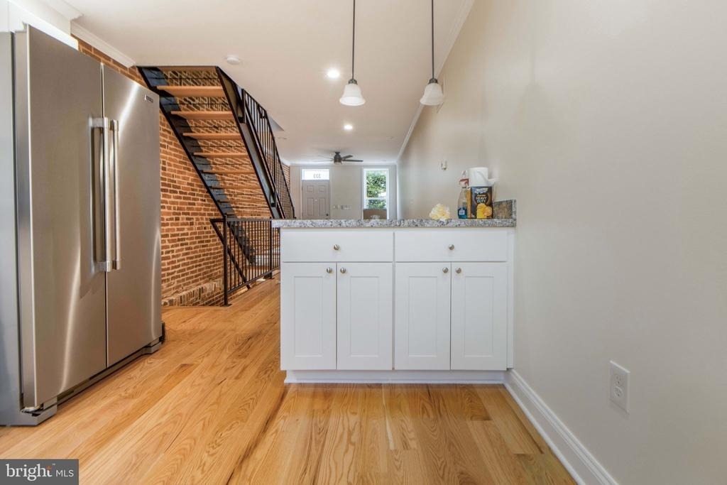 333 S Conkling Street - Photo 5