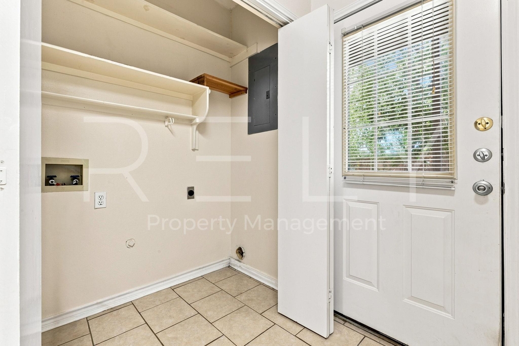 2908 Whisper Oaks Ln - Photo 18
