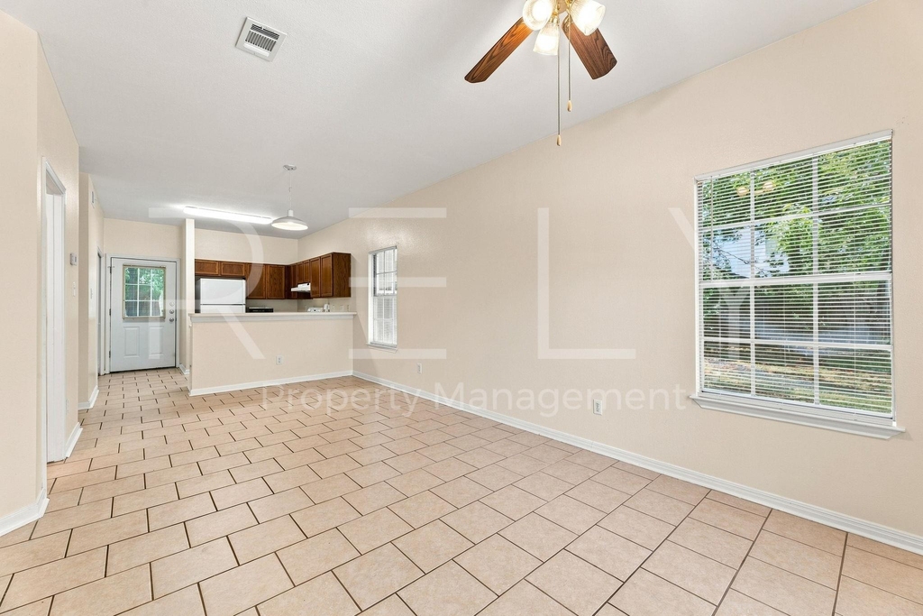 2908 Whisper Oaks Ln - Photo 9