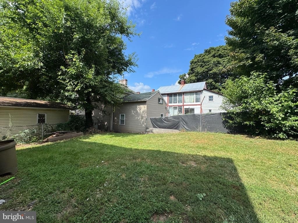 206 Pear Street - Photo 1