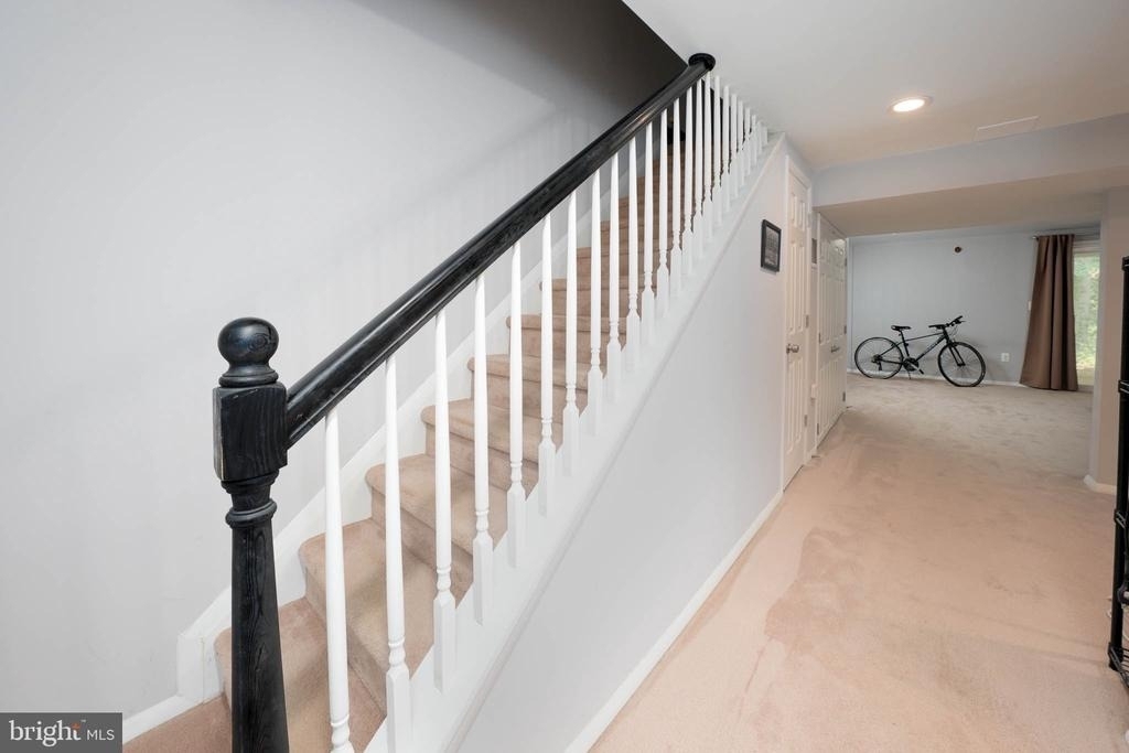 1025 Commanders Way N - Photo 8