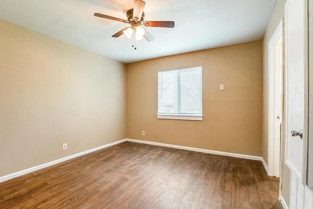 216 Lucas St St - Photo 8