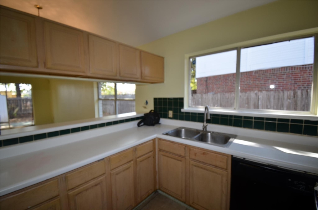 4729 Castleman Dr - Photo 24