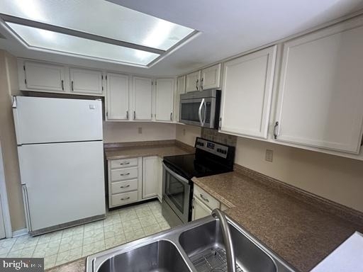 1117 Oakland Court - Photo 9
