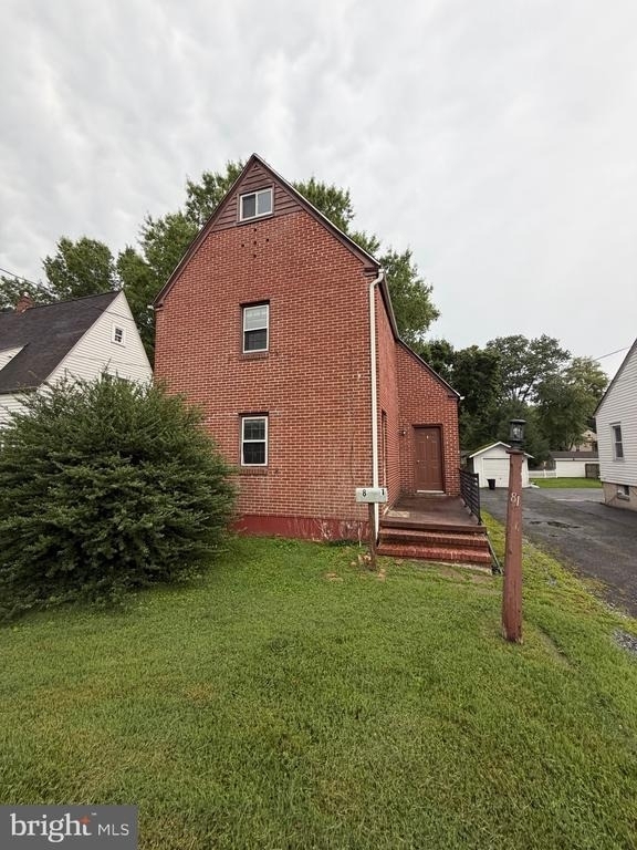 81 E Park Place - Photo 0
