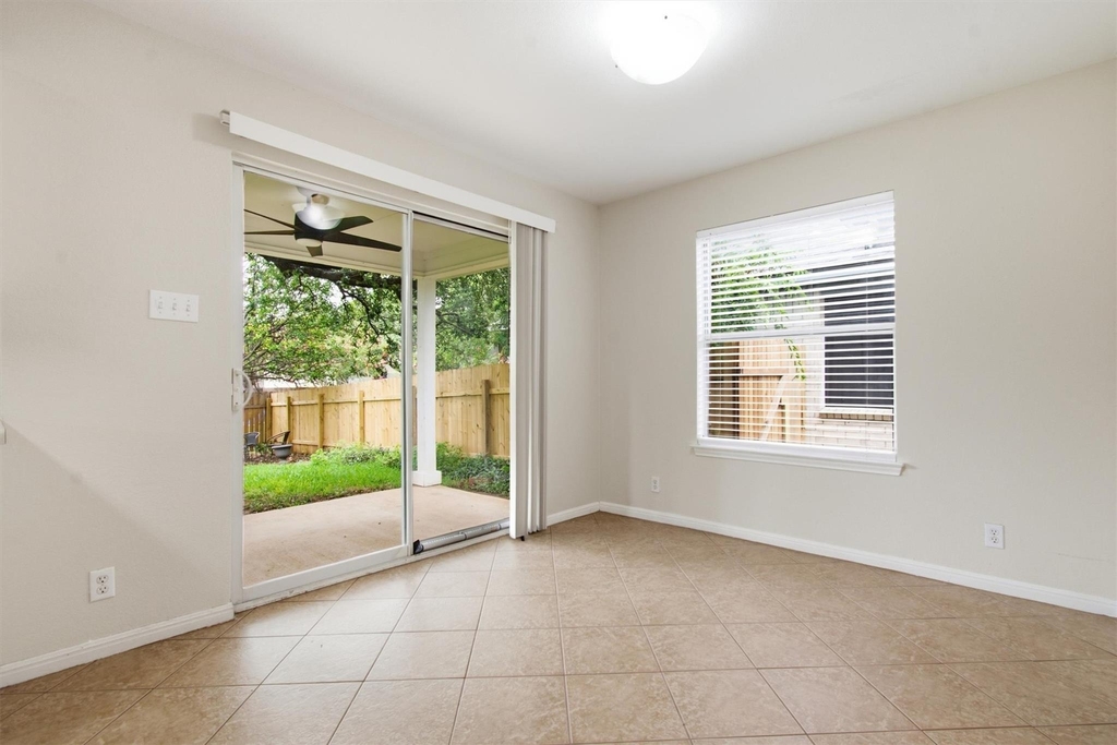 1806 Carriage Hills Trl - Photo 12