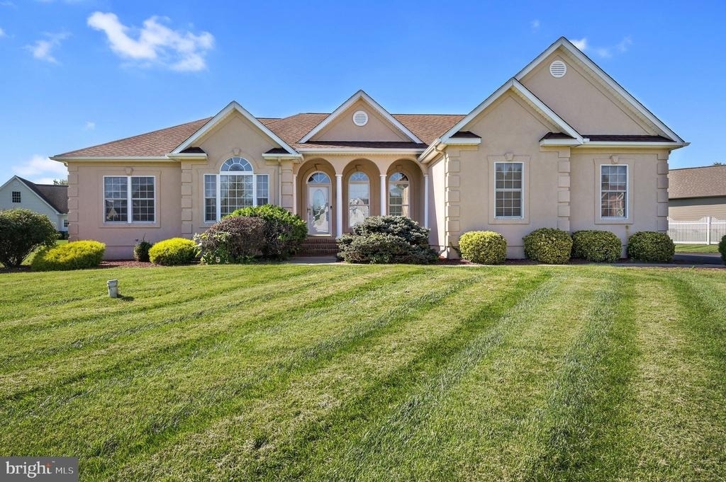 85 Redcrest Court - Photo 0