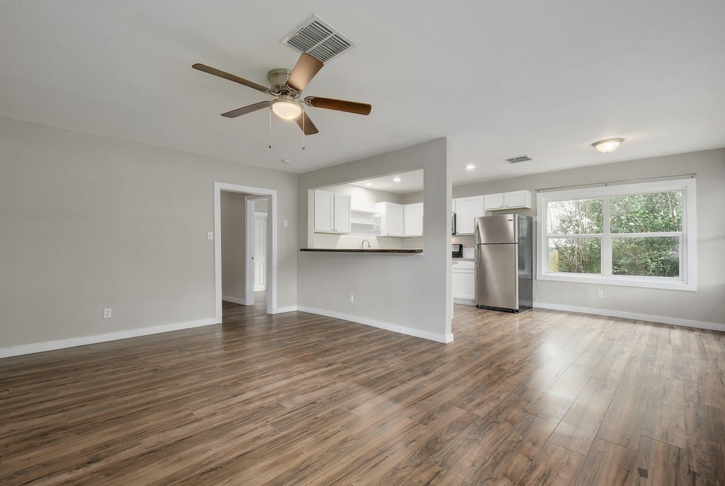 6301 Arnold Dr - Photo 2
